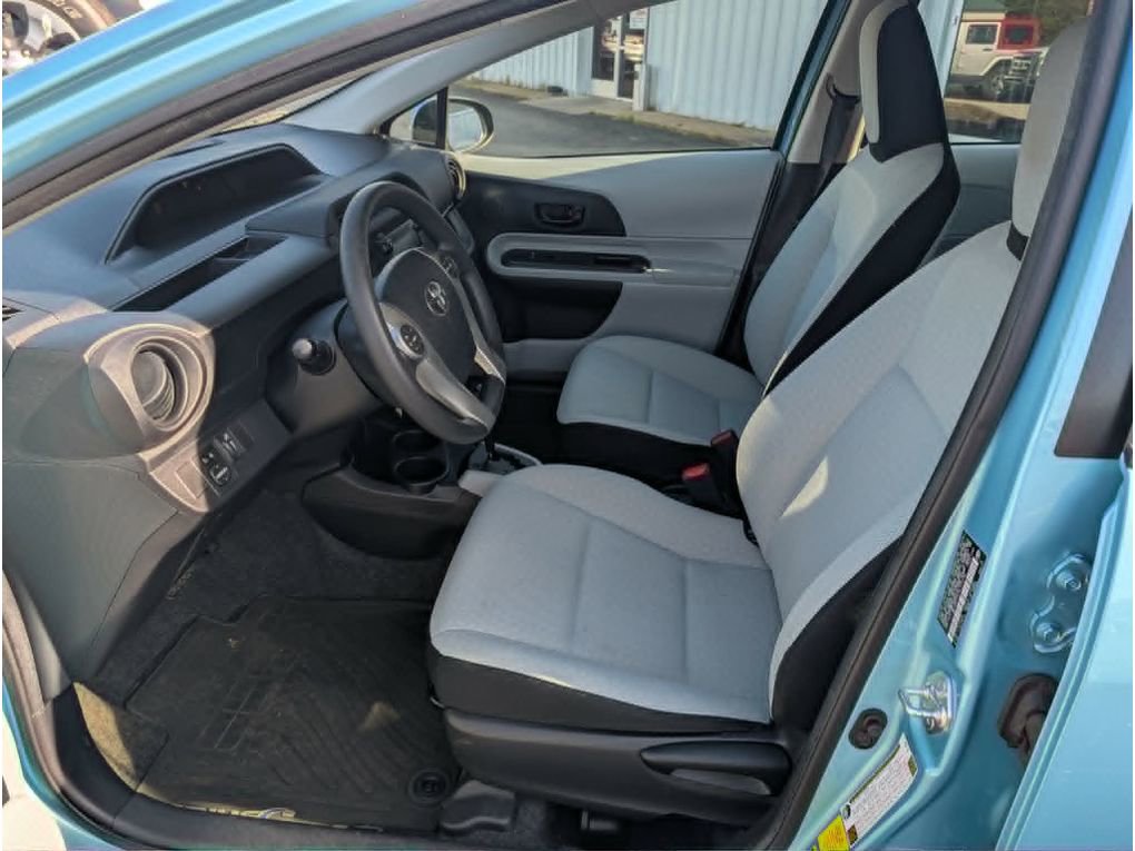 Used 2014 Toyota Prius C One image 5