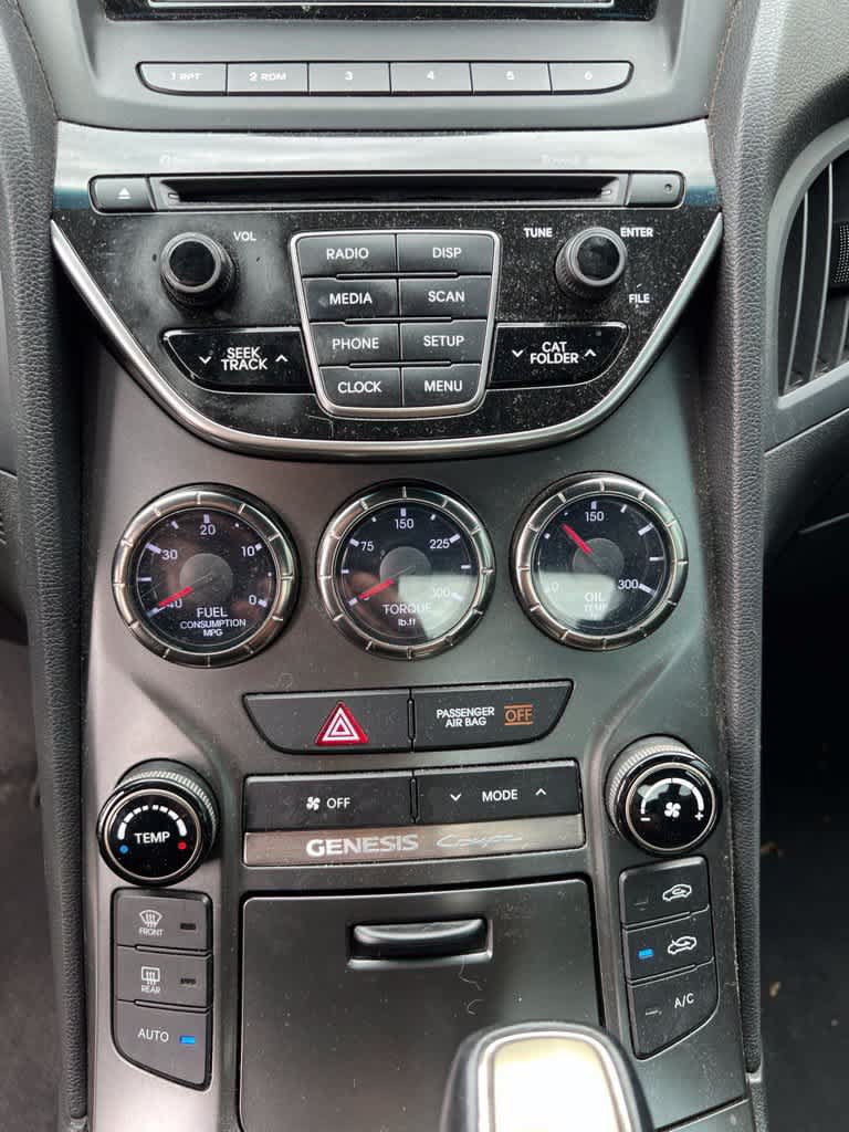 Used 2016 Hyundai Genesis 3.8 RWD image 12