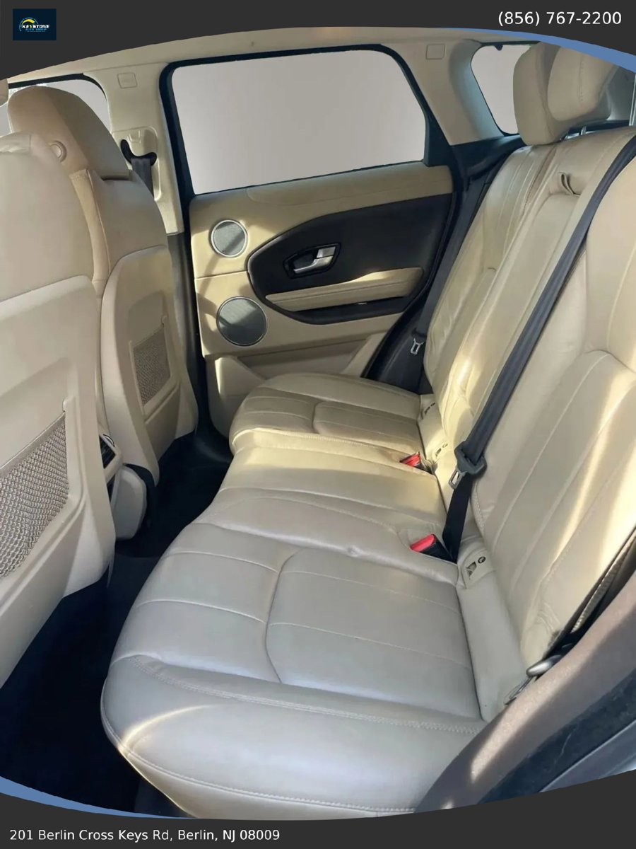 Used 2017 Land Rover Range Rover Evoque SE AWD/4WD image 16