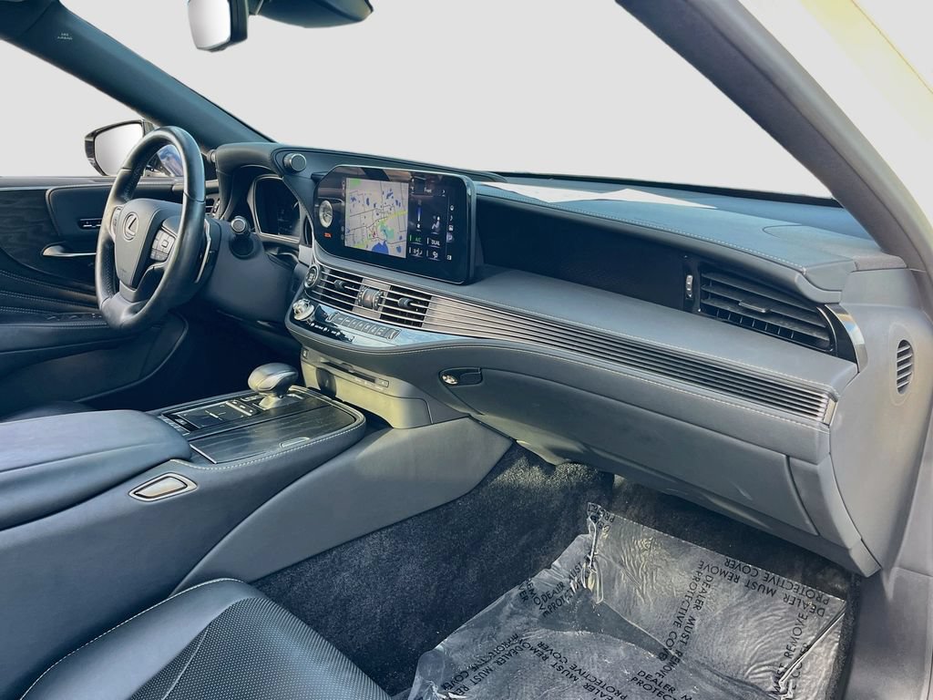 Used 2022 Lexus LS 500 w/ Accessory Package (Z2) RWD image 30