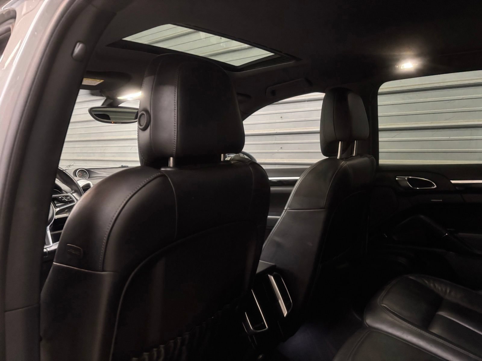 Used 2018 Porsche Cayenne AWD/4WD image 25