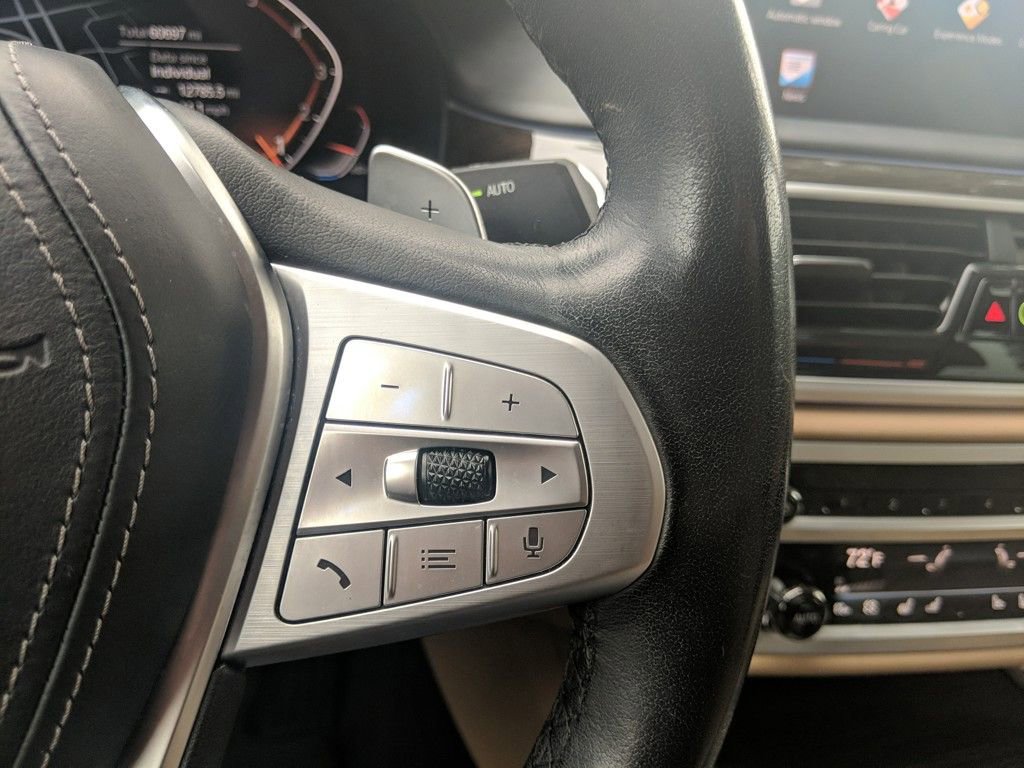 Used 2022 BMW 740i w/ Premium Package image 23