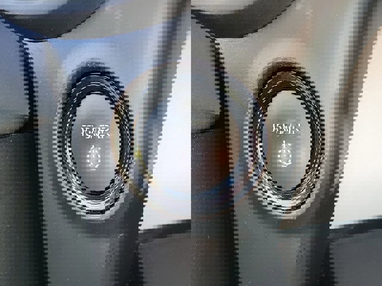 Used 2025 Toyota Sienna LE image 31