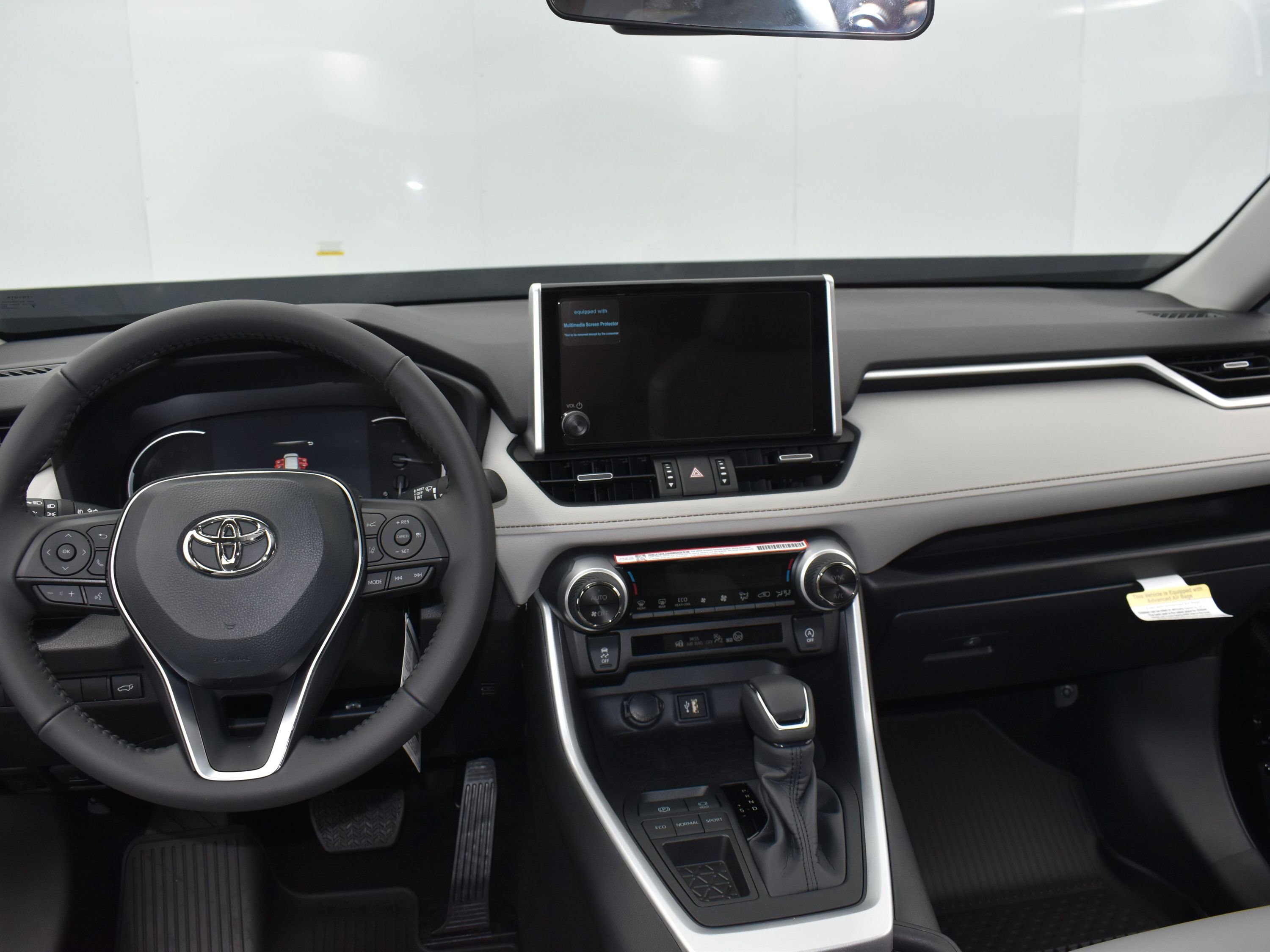 Used 2025 Toyota RAV4 XLE Premium image 15
