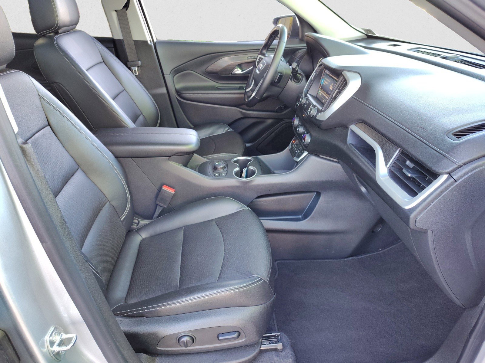 Used 2022 GMC Terrain SLT image 20