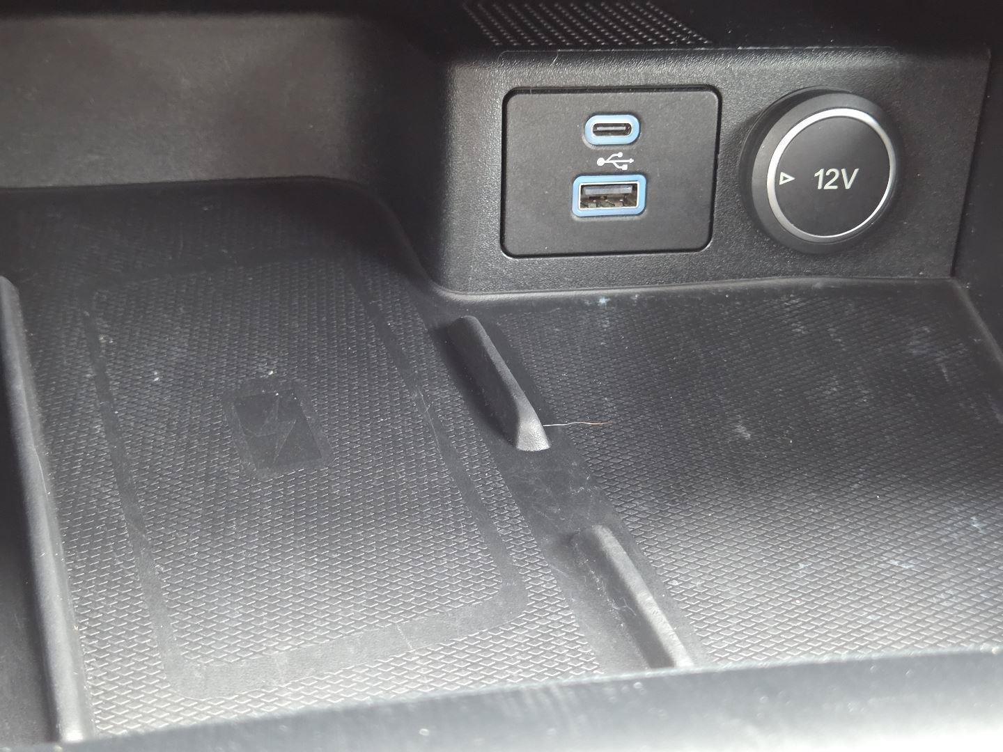 Used 2021 Ford Escape SEL w/ Technology Package FWD image 9