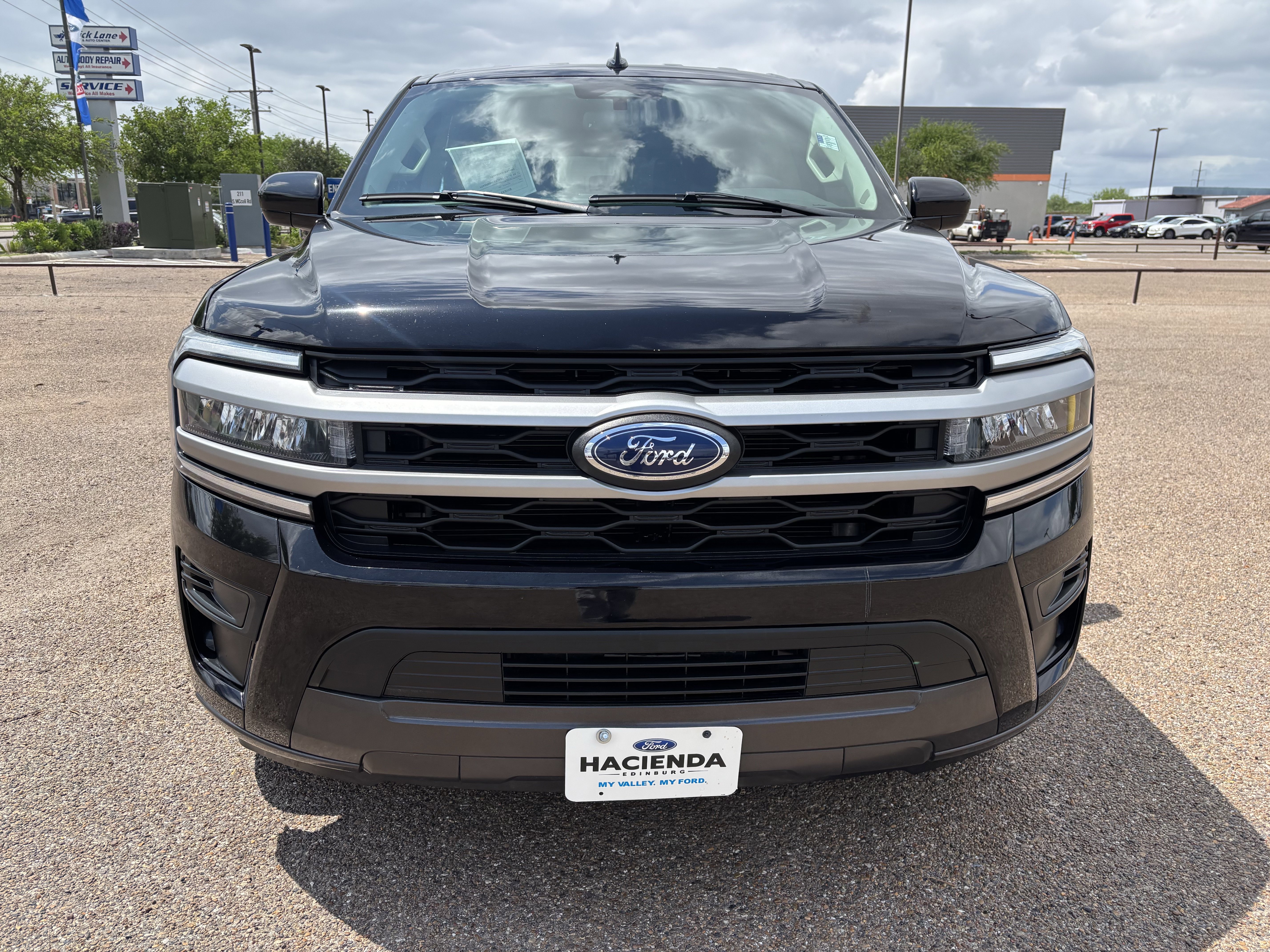 Certified 2023 Ford Expedition XLT RWD image 10
