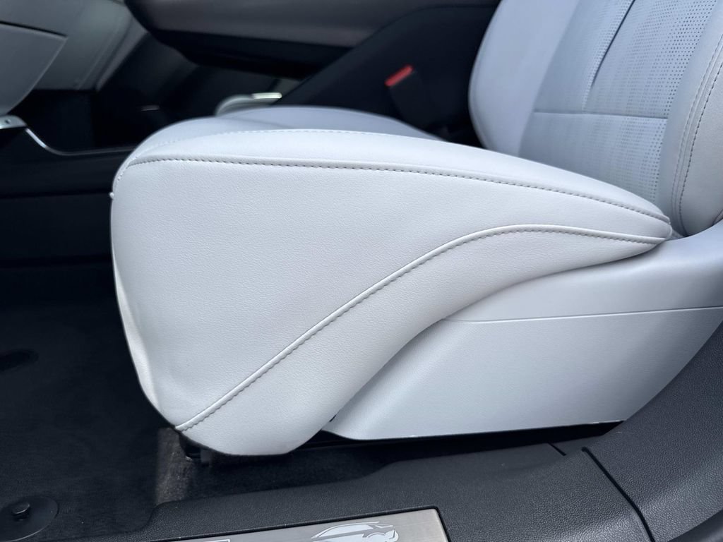 New 2026 Cadillac Lyriq Luxury w/ LPO, Floor Liner Package RWD image 20