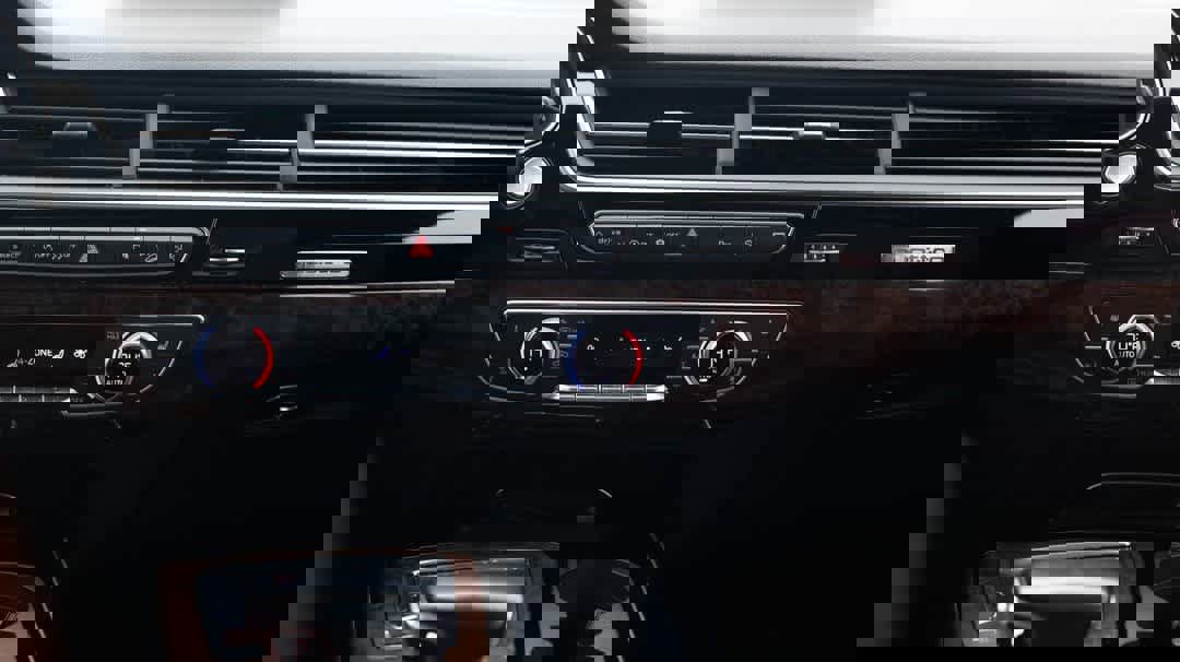 Used 2018 Audi Q7 3.0T Prestige w/ Prestige Package image 21