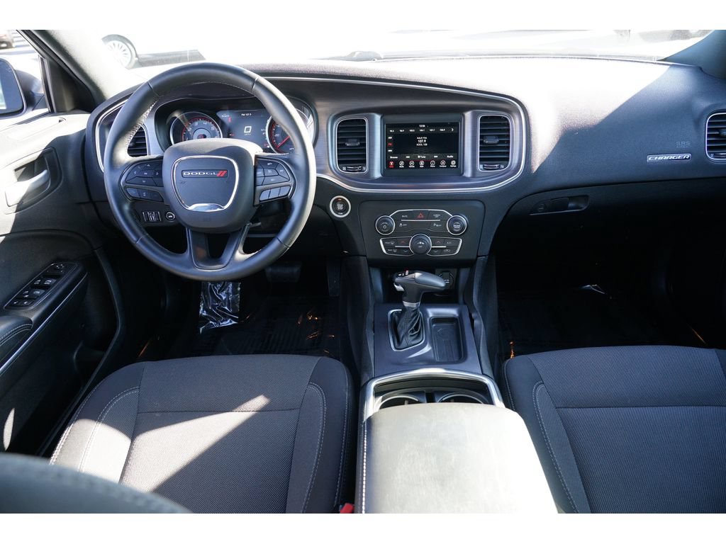 Used 2018 Dodge Charger SXT RWD image 26