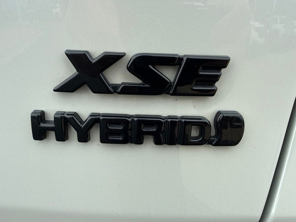 Used 2020 Toyota RAV4 XSE w/ XSE Grade Weather Package AWD/4WD image 10