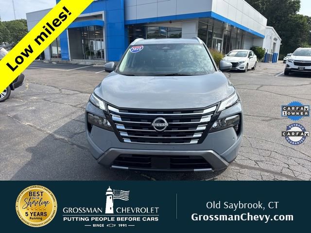 Used 2025 Nissan Rogue SL image 3