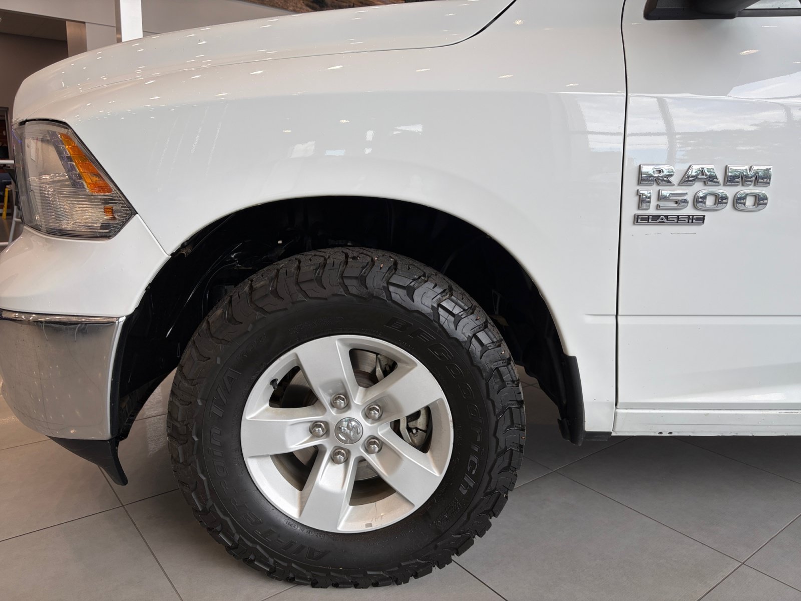 Used 2022 RAM 1500 Classic SLT w/ Electronics Group AWD/4WD image 10