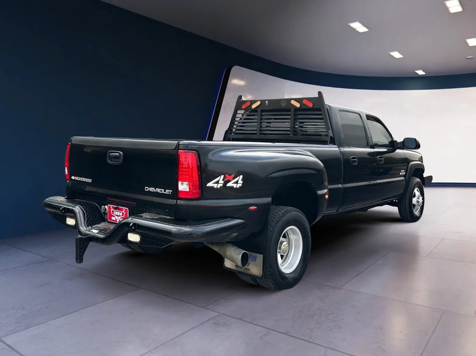 Used 2004 Chevrolet Silverado 3500 4x4 Crew Cab w/ Heavy-Duty Power Package image 5