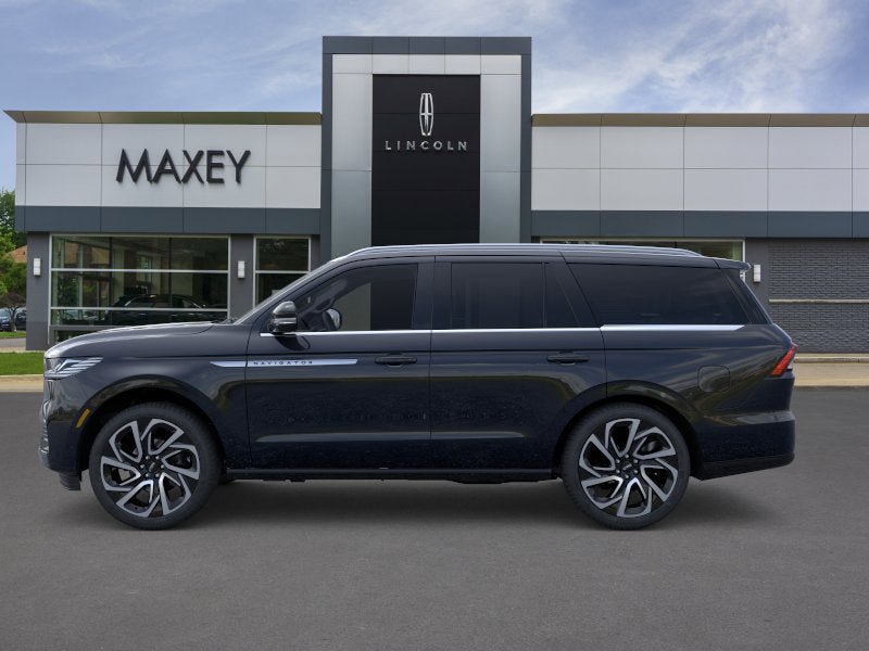 New 2026 Lincoln Navigator Reserve AWD/4WD image 3