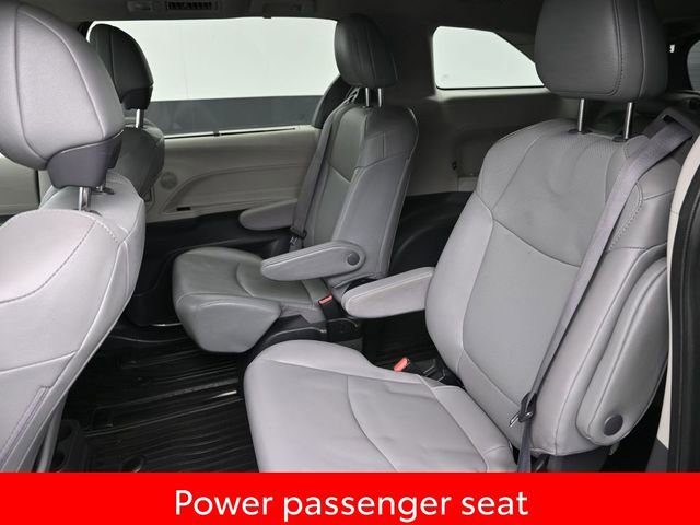 Certified 2022 Toyota Sienna XLE image 14
