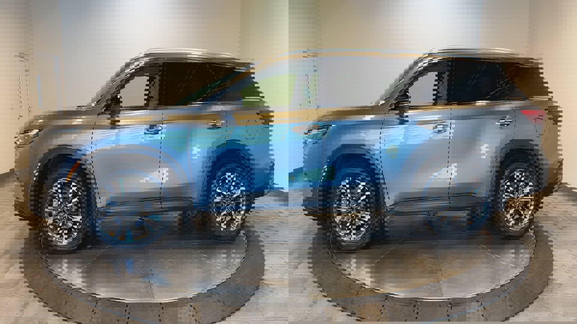 Certified 2023 INFINITI QX60 Luxe w/ Cargo Package image 4