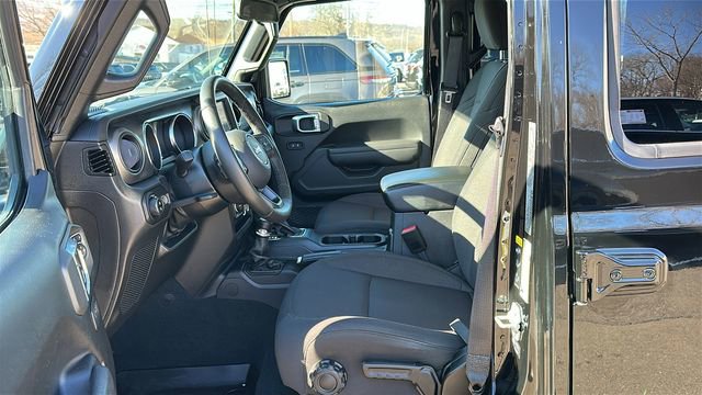 Used 2022 Jeep Gladiator Willys image 9