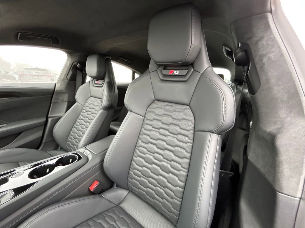 New 2026 Audi RS e-tron GT Base image 17