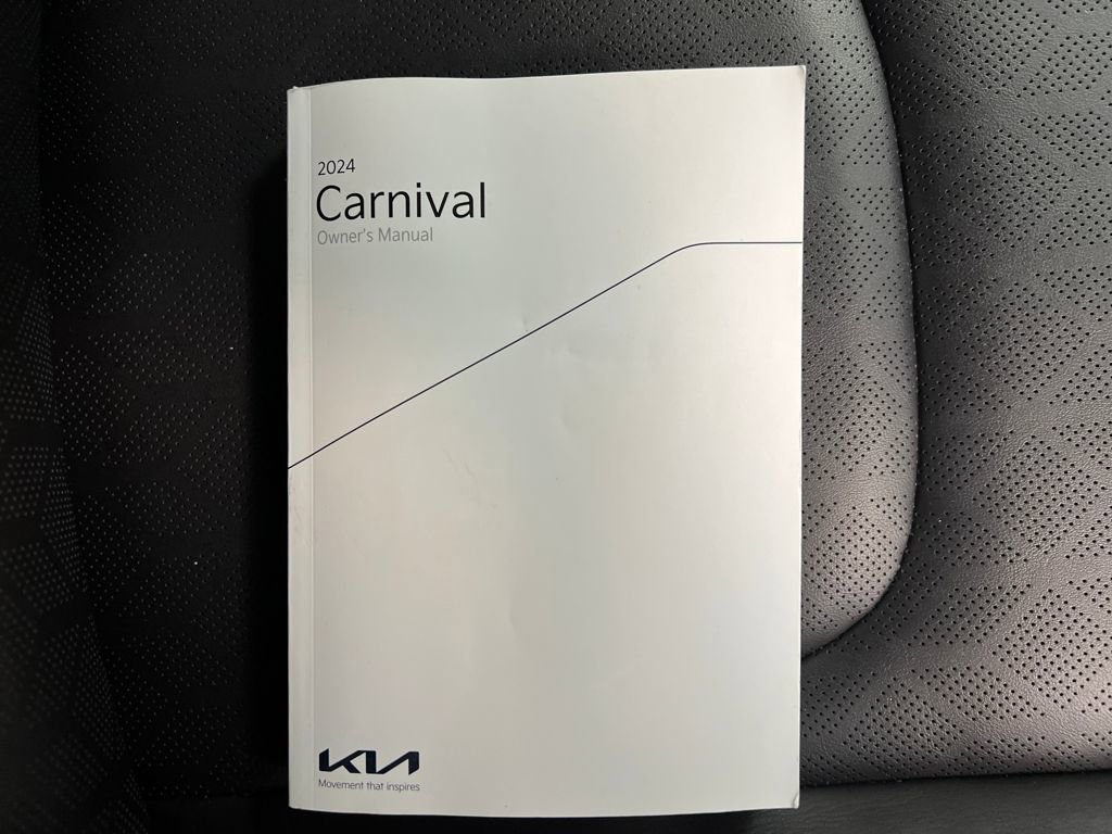 Used 2024 Kia Carnival LX image 31