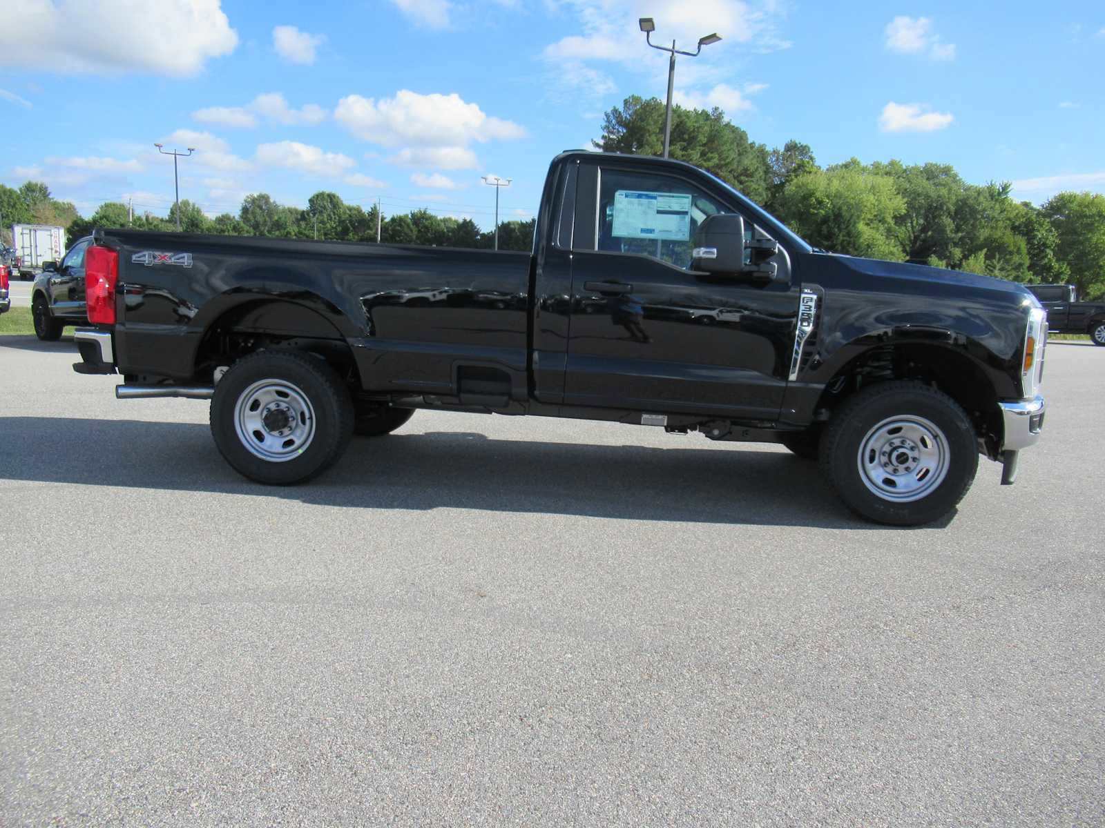 New 2026 Ford F350 XL w/ XL Chrome Package AWD/4WD image 4