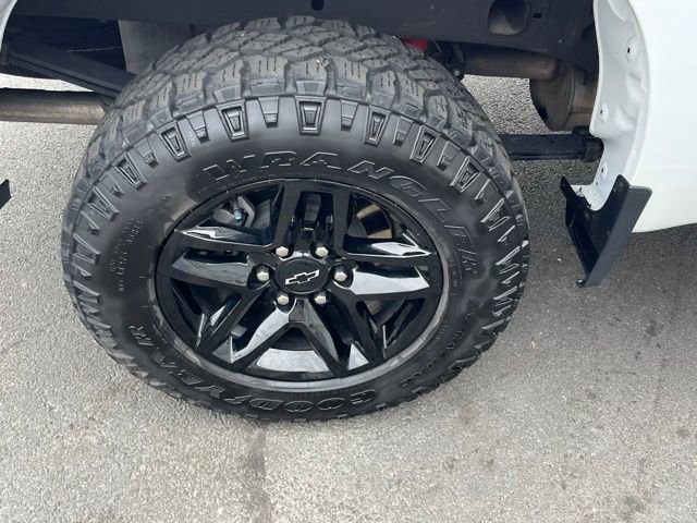 Used 2023 Chevrolet Silverado 1500 Custom Trail Boss w/ LPO, Dark Essentials Package image 10