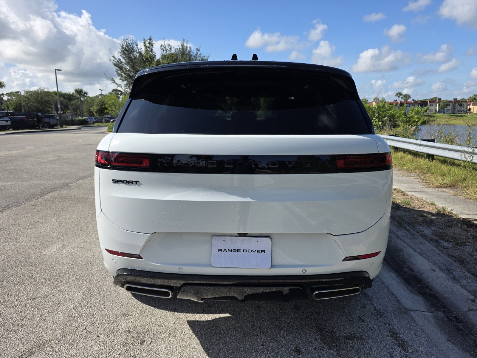 New 2027 Land Rover Range Rover Sport Dynamic SE AWD/4WD image 6