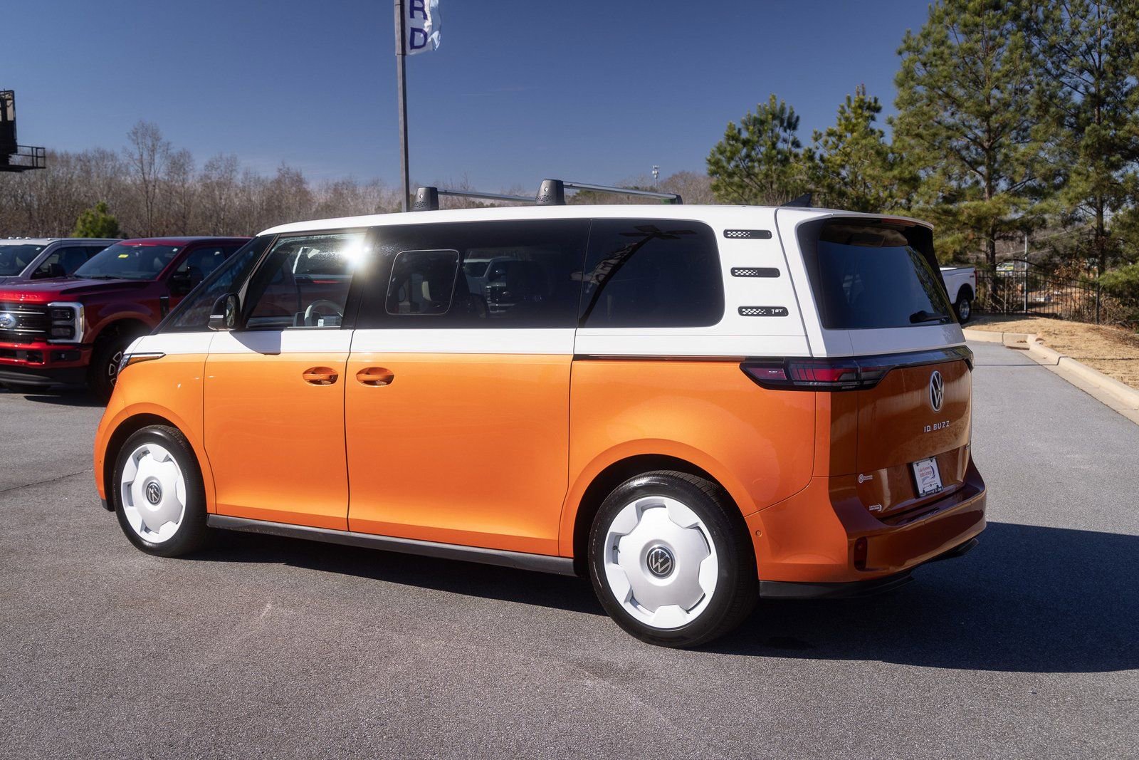 Used 2025 Volkswagen ID. Buzz 1st Edition image 14