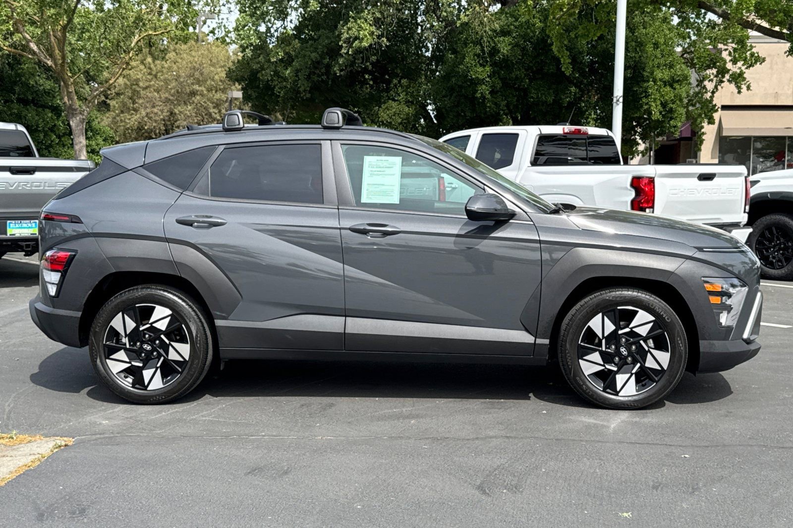 Used 2024 Hyundai Kona SEL FWD image 2
