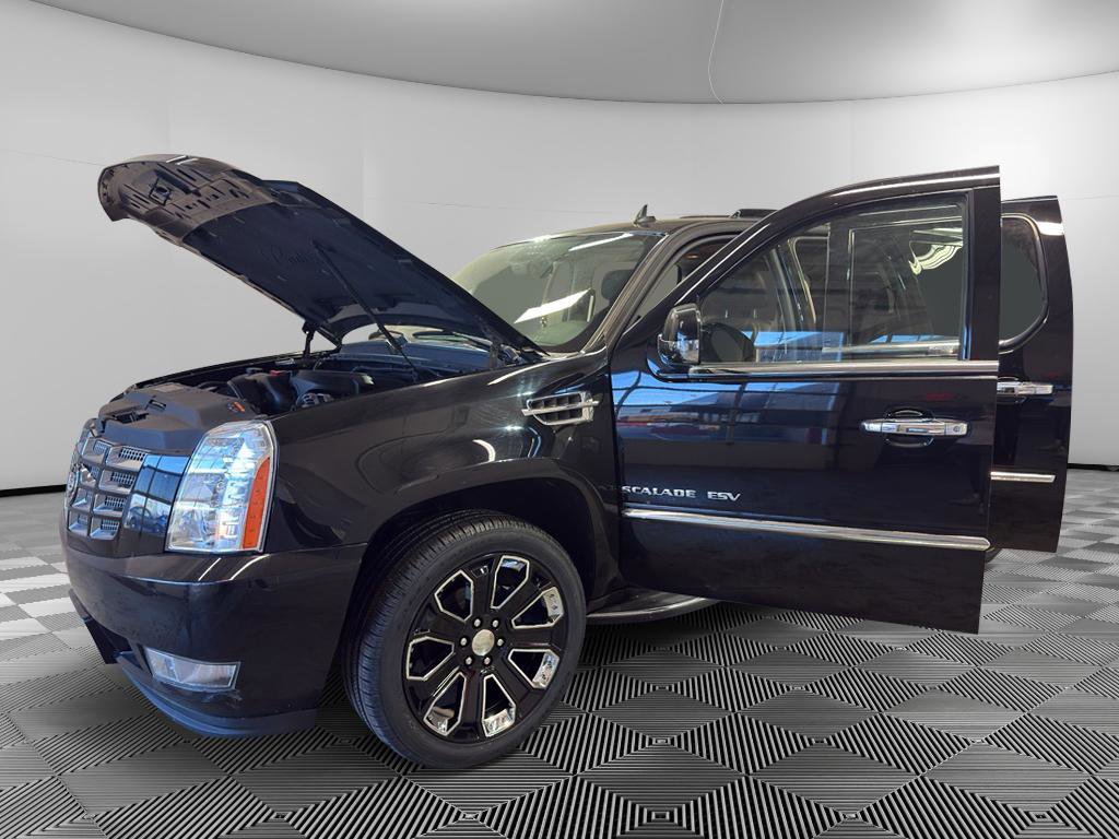 Used 2013 Cadillac Escalade ESV Luxury image 9