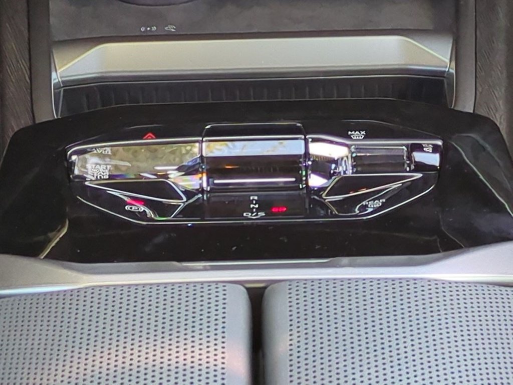 New 2027 BMW 740i w/ Executive Package RWD image 19