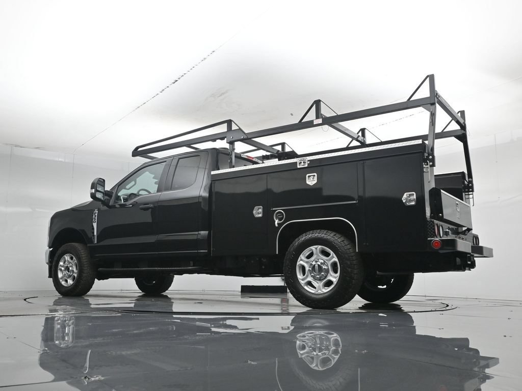 New 2026 Ford F350 XLT w/ FX4 Off-Road Package AWD/4WD image 3
