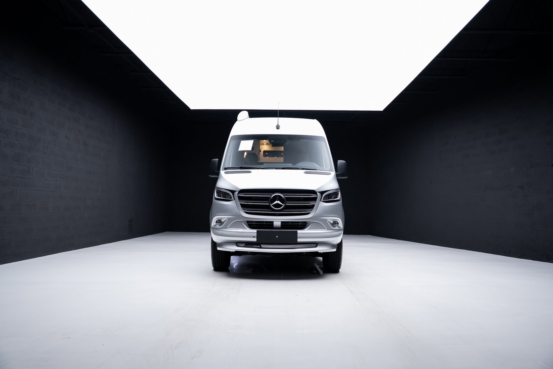 Used 2022 Mercedes-Benz Sprinter 144 Cargo image 94
