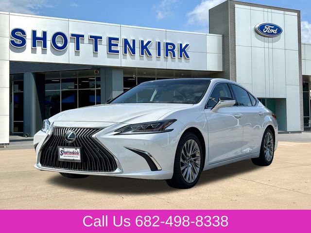 Used 2020 Lexus ES 350 Ultra Luxury w/ Accessory Package 2 FWD image 3