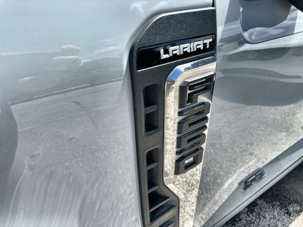 Used 2025 Ford F250 Lariat w/ Lariat Ultimate Package AWD/4WD image 3