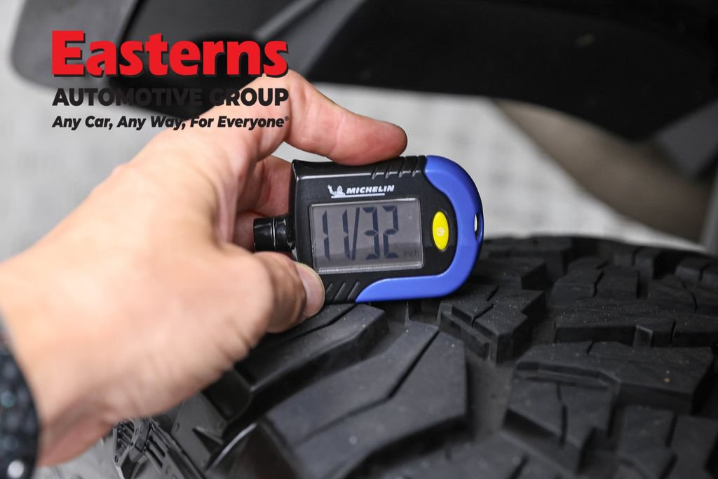 Used 2024 Jeep Wrangler Unlimited Sahara w/ Technology Group AWD/4WD image 31