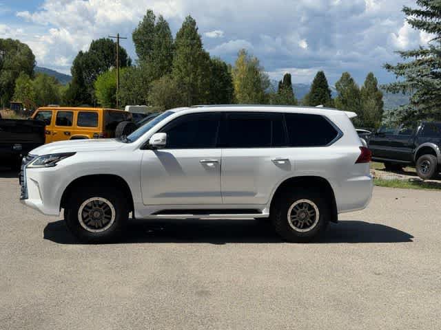 Used 2019 Lexus LX 570 4WD w/ Luxury Package image 16