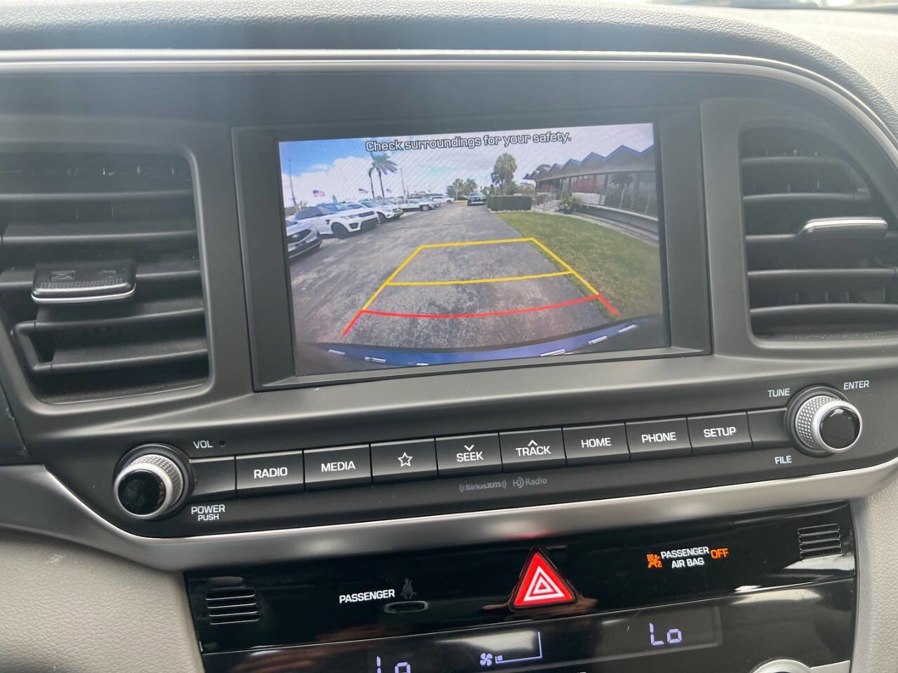 Used 2020 Hyundai Elantra SEL image 13