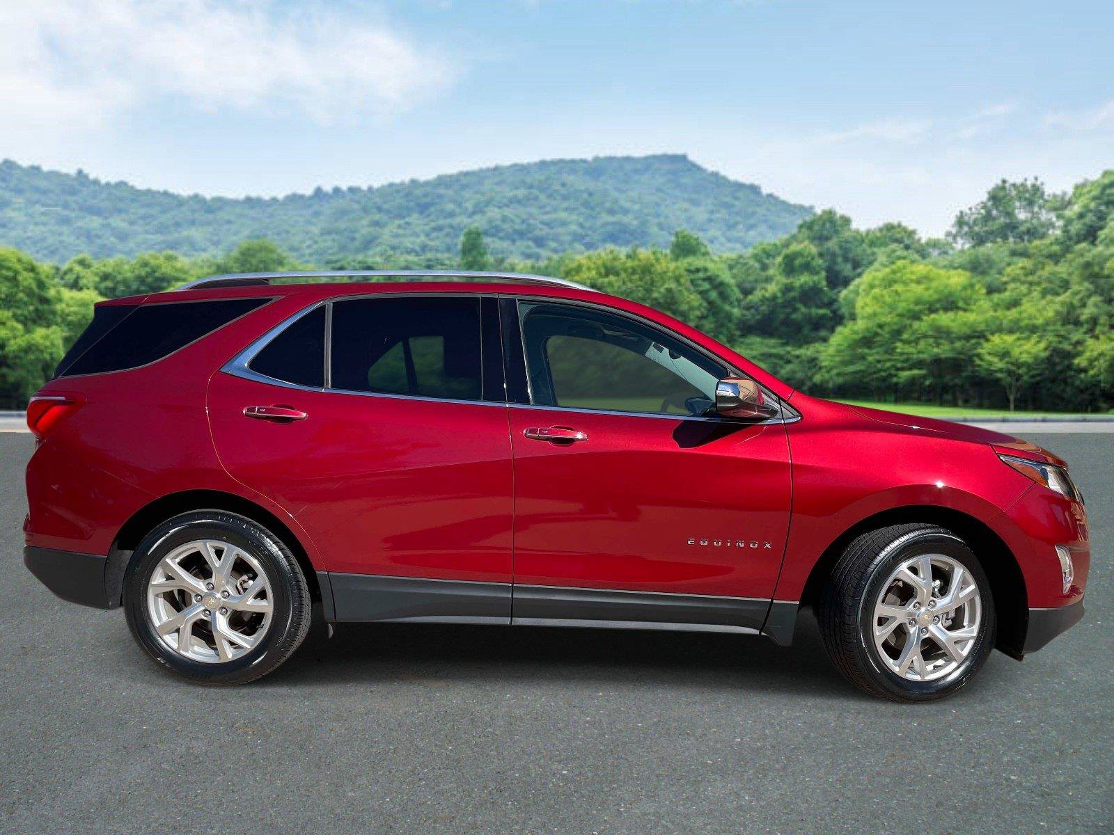 Used 2018 Chevrolet Equinox Premier AWD/4WD image 2
