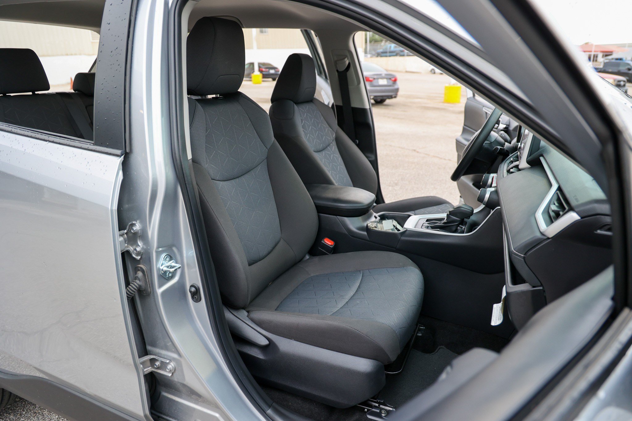 Certified 2025 Toyota RAV4 XLE FWD image 43