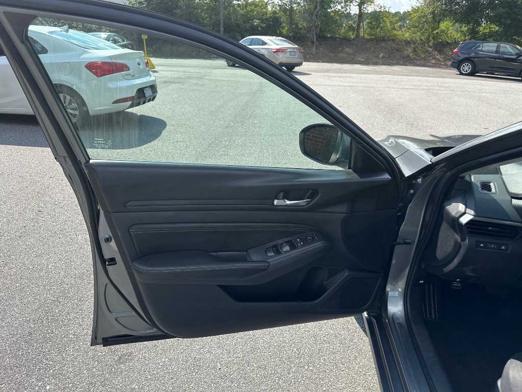 Used 2019 Nissan Altima 2.5 S FWD image 9