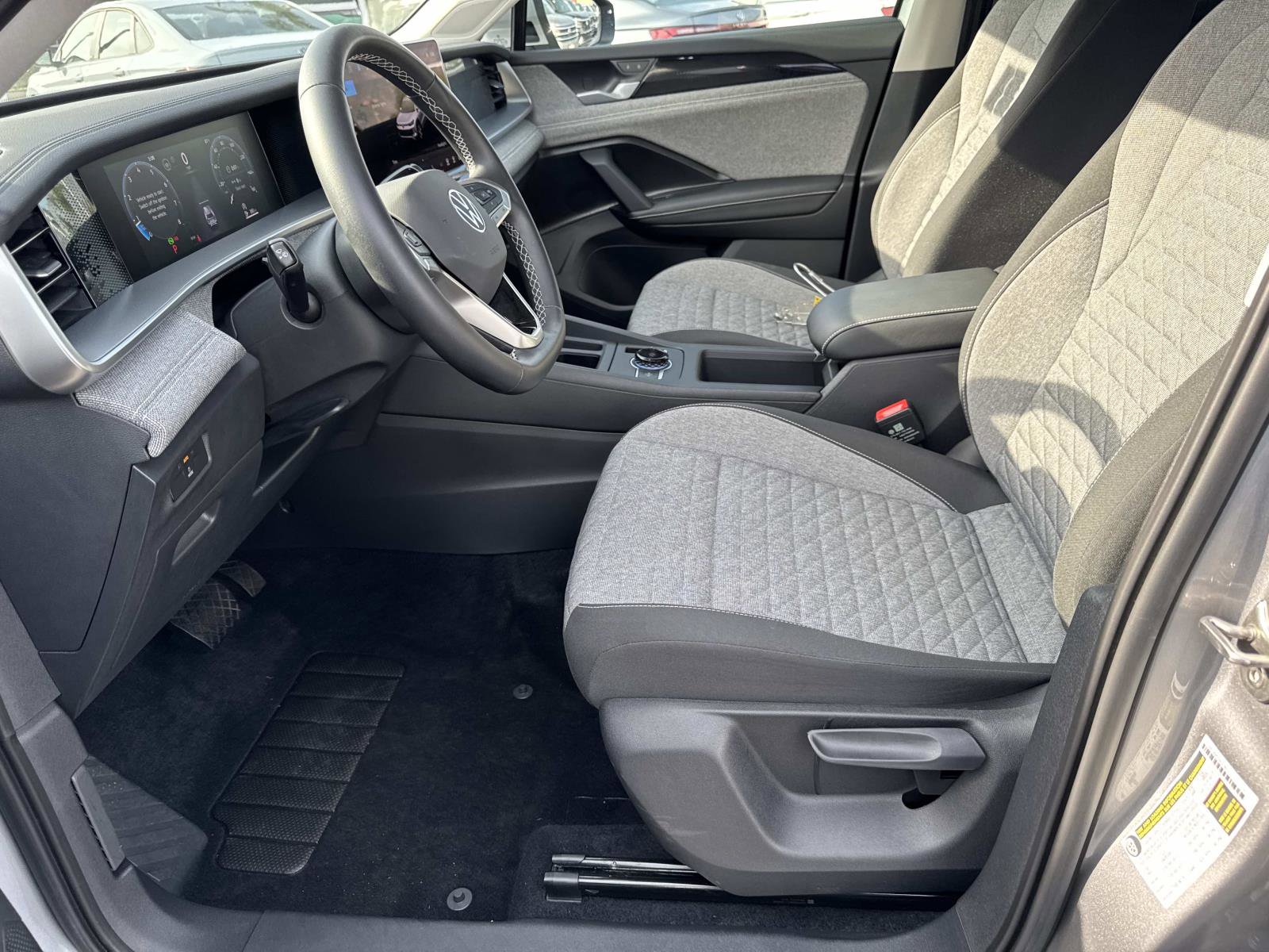 Certified 2025 Volkswagen Tiguan S image 15