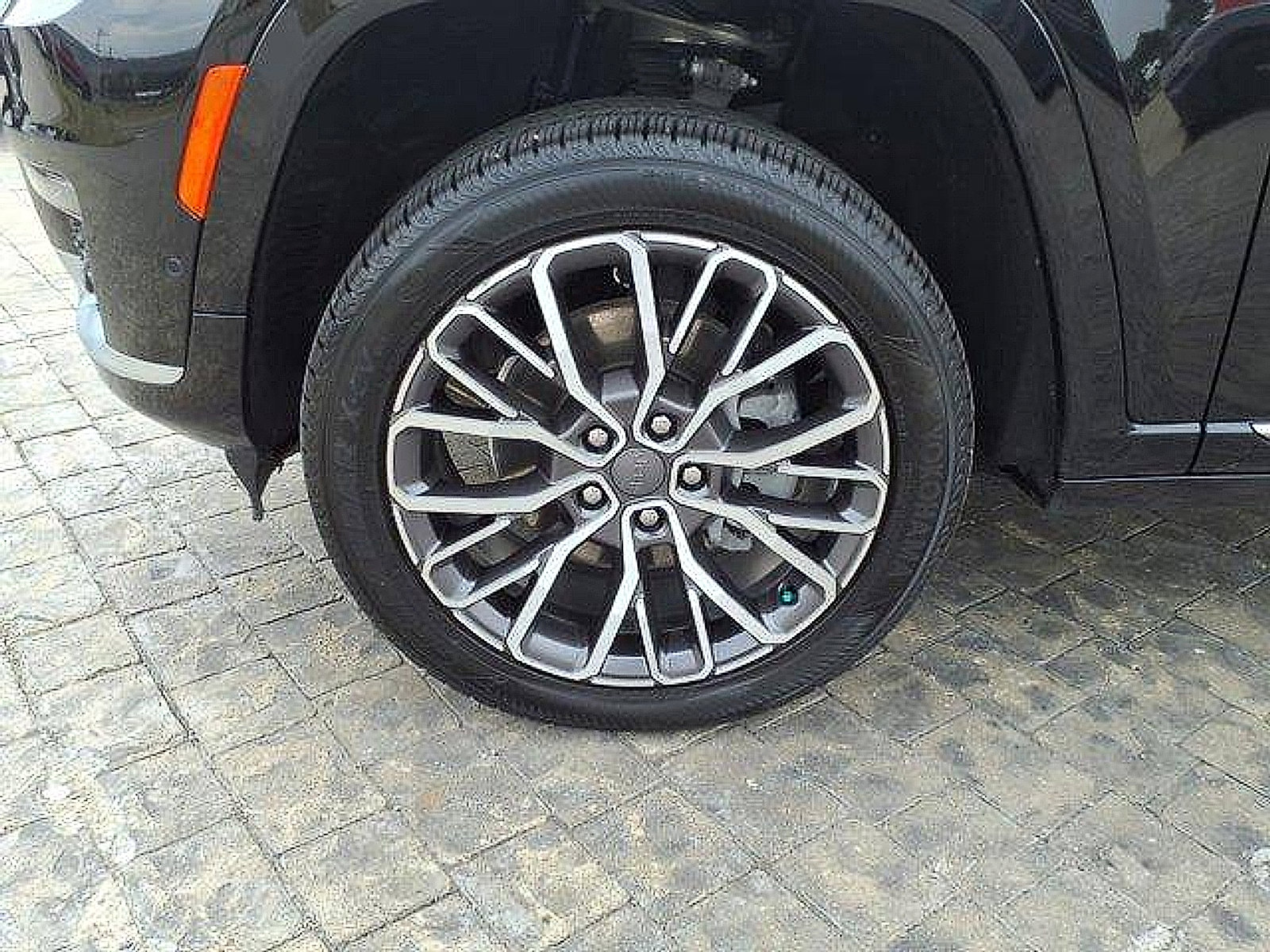 Used 2021 Jeep Grand Cherokee L Summit image 10