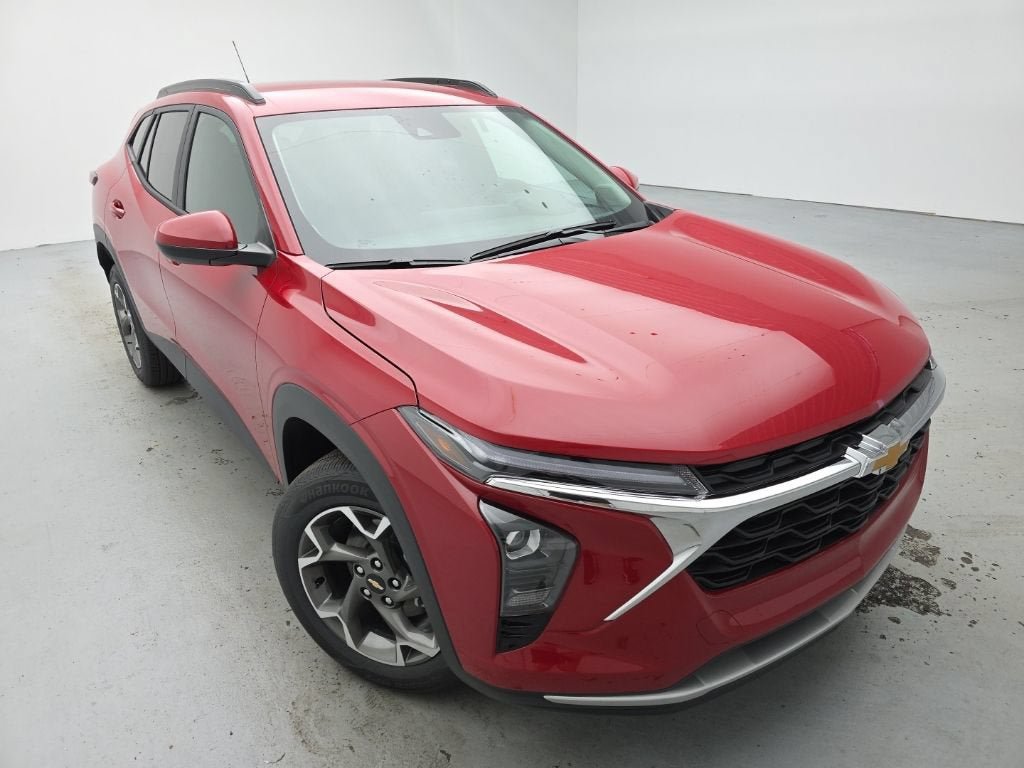 New 2026 Chevrolet Trax LT w/ Driver Confidence Package FWD image 4