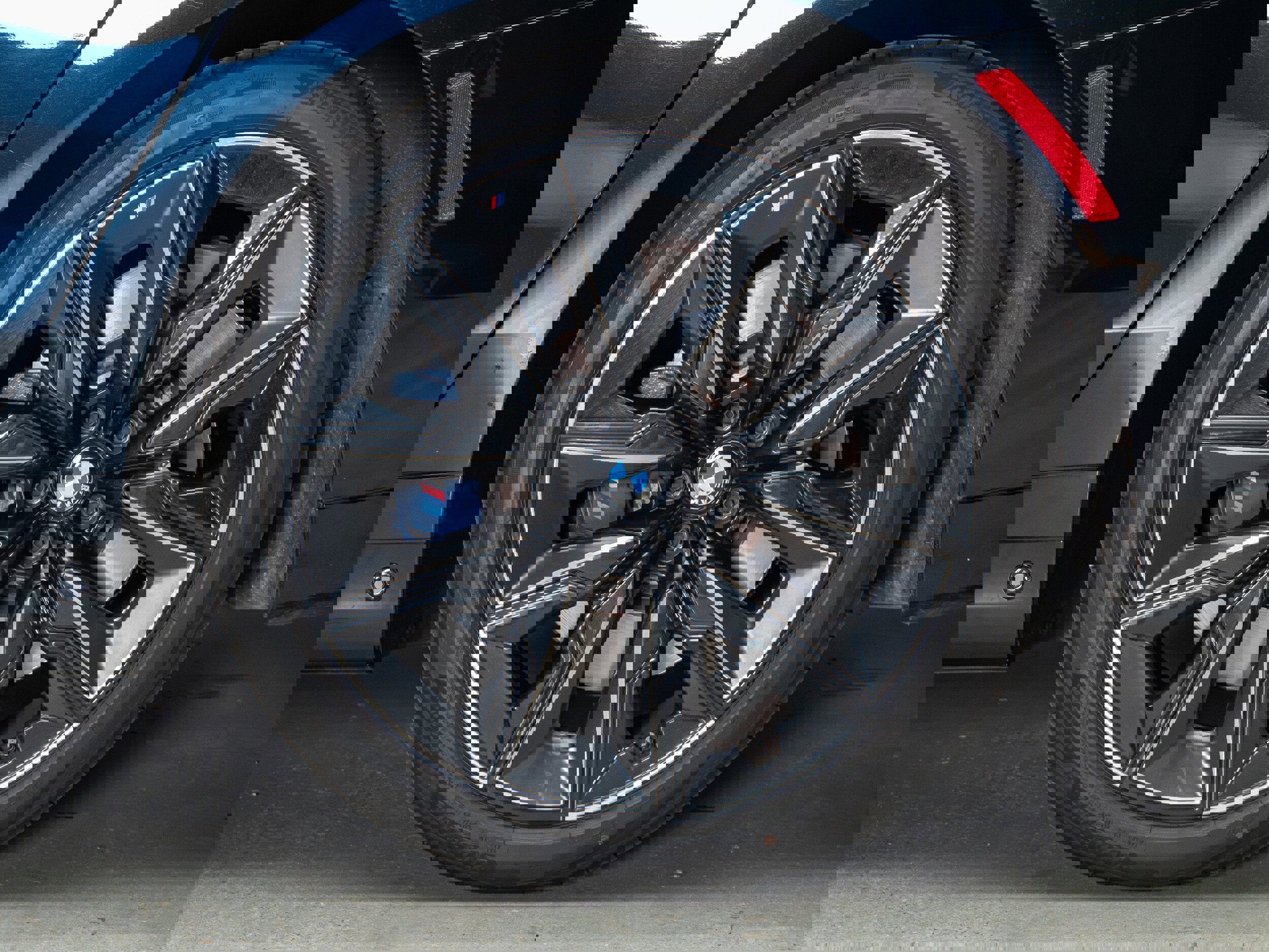 Used 2024 BMW 760i xDrive w/ Executive Package image 13