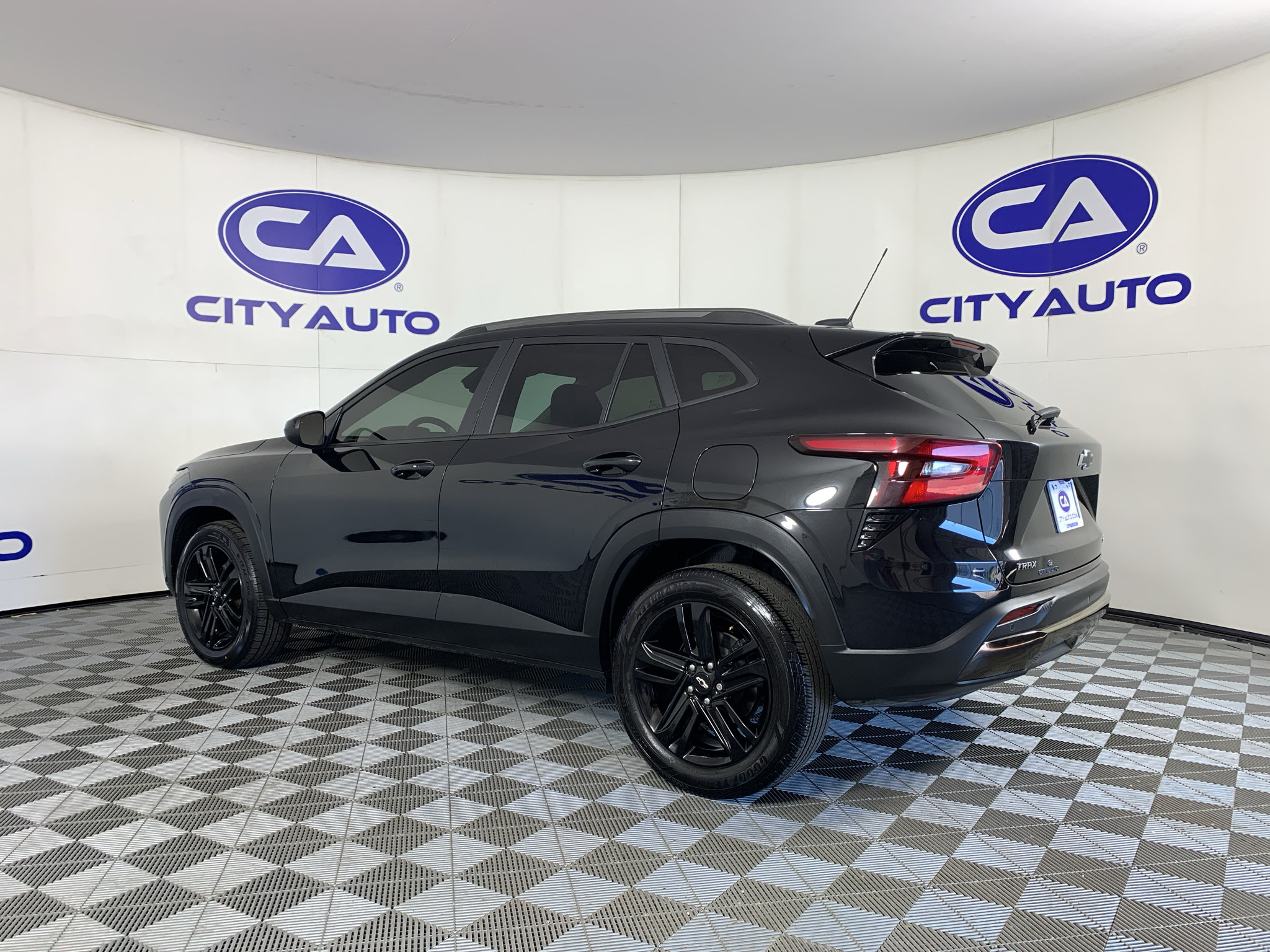 Used 2025 Chevrolet Trax ACTIV w/ Sunroof Package FWD image 5