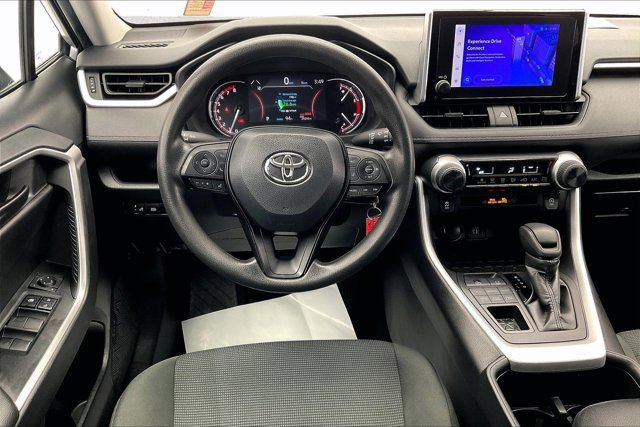 Used 2024 Toyota RAV4 LE image 4