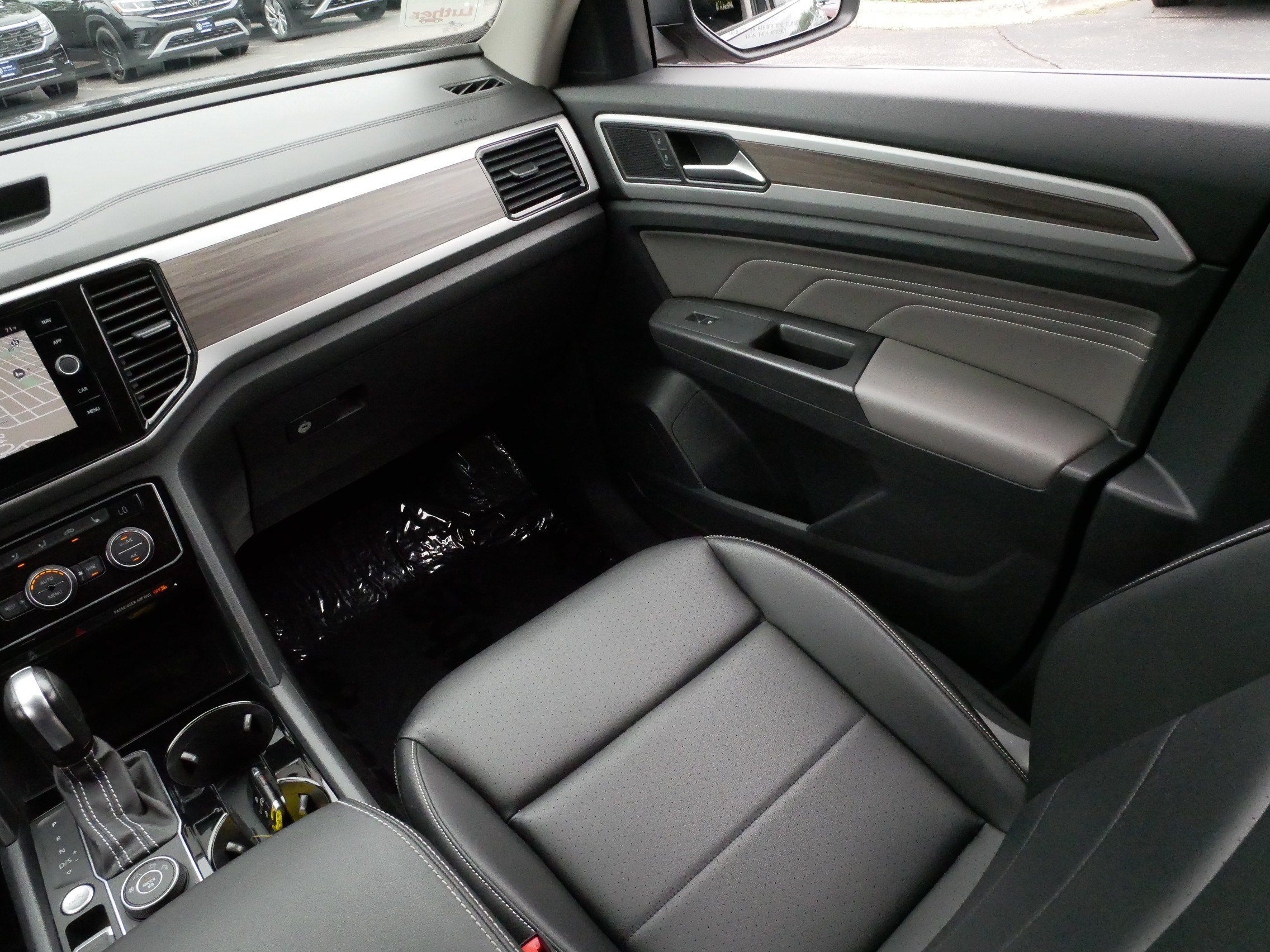 Certified 2023 Volkswagen Atlas SEL AWD/4WD image 11