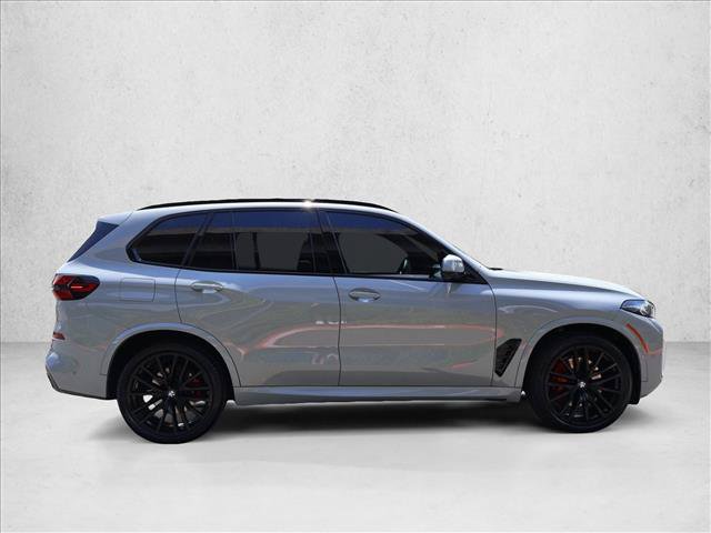 Used 2024 BMW X5 xDrive40i w/ M Sport Package AWD/4WD image 5