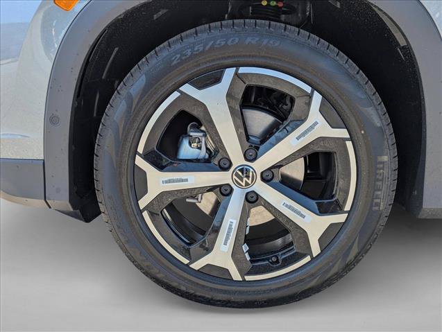 New 2026 Volkswagen Tiguan SE FWD image 9
